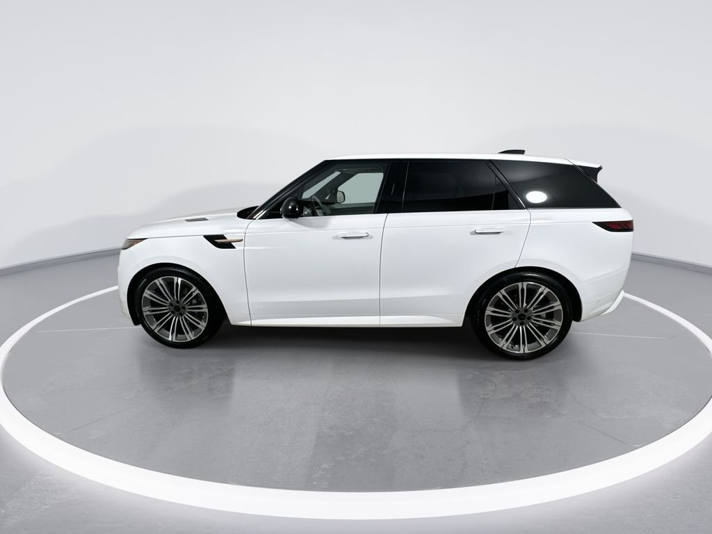 New 2026 Fuji White Land Rover Dynamic SE image 5