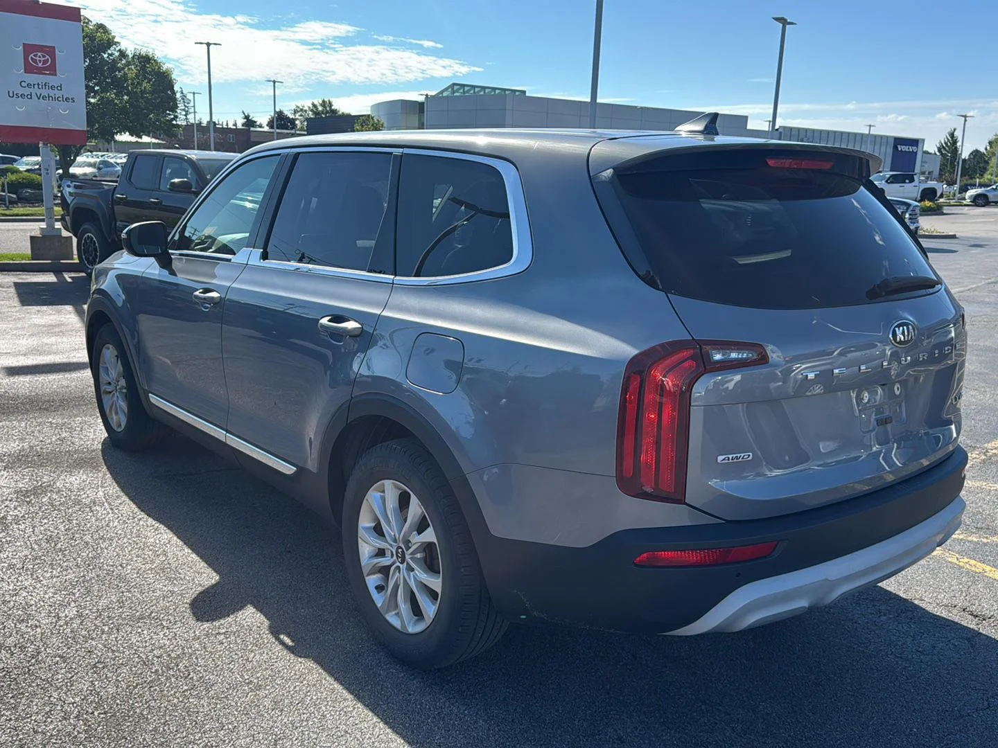 Used 2020 Everlasting Silver Kia LX image 4