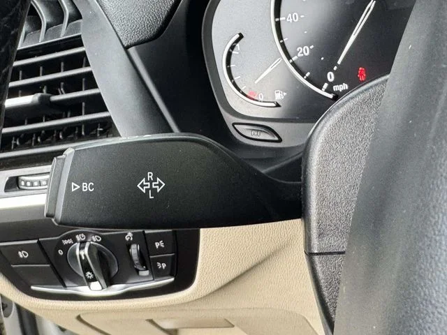Used 2020 White BMW xDrive30i image 31