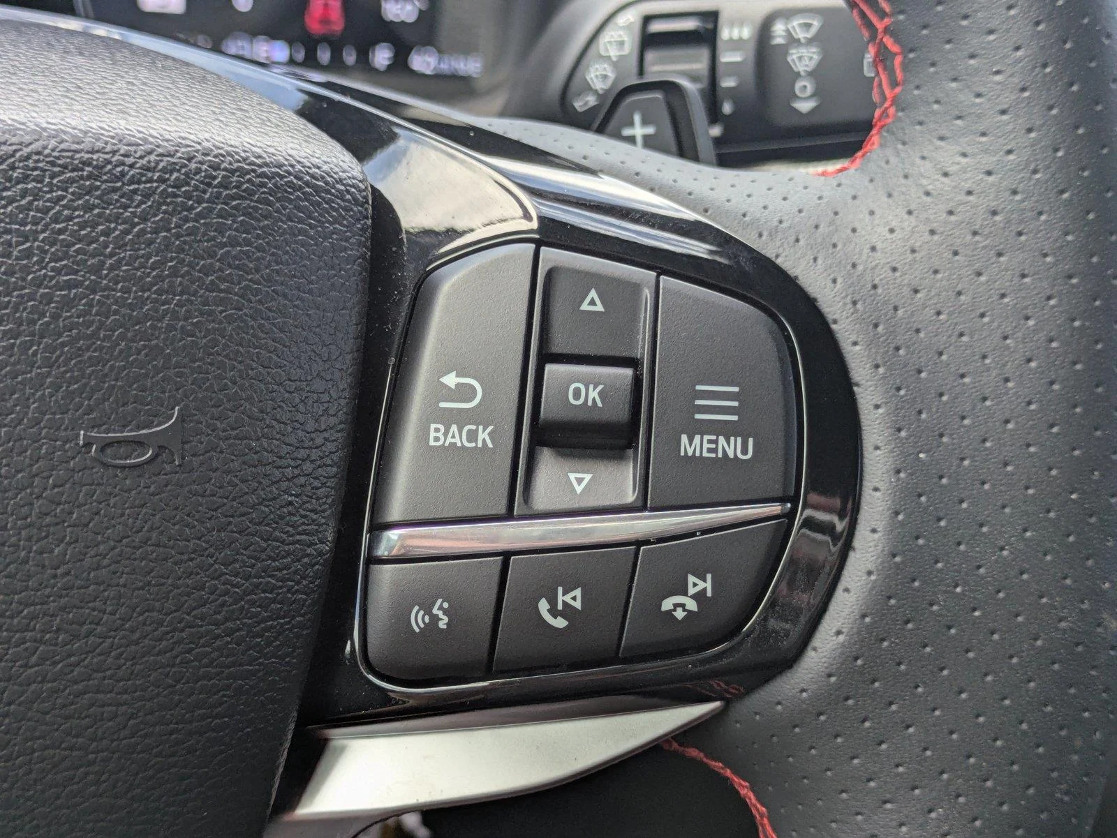 2025 Ford Explorer ST - Photo 32