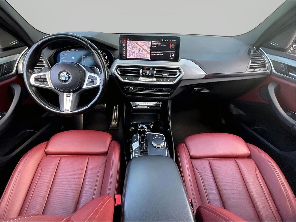 Used 2024 Gray BMW xDrive30i image 9