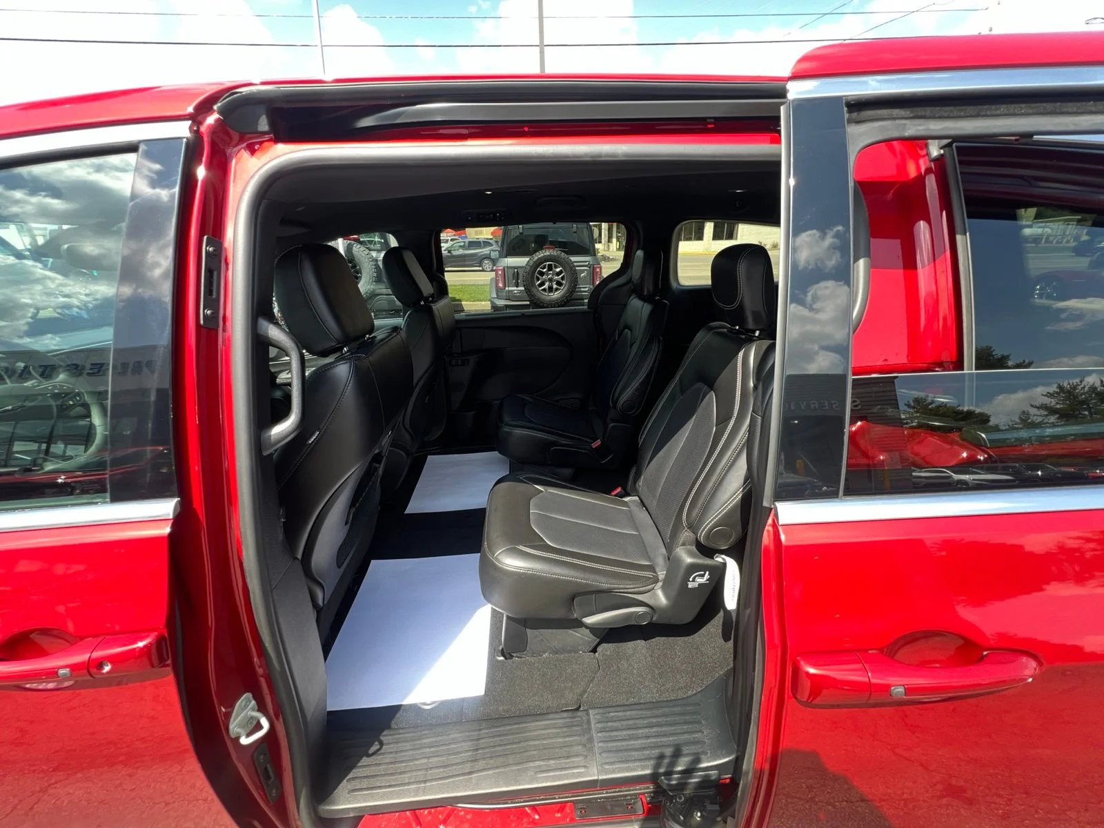 Used 2025 Red Chrysler Select image 46