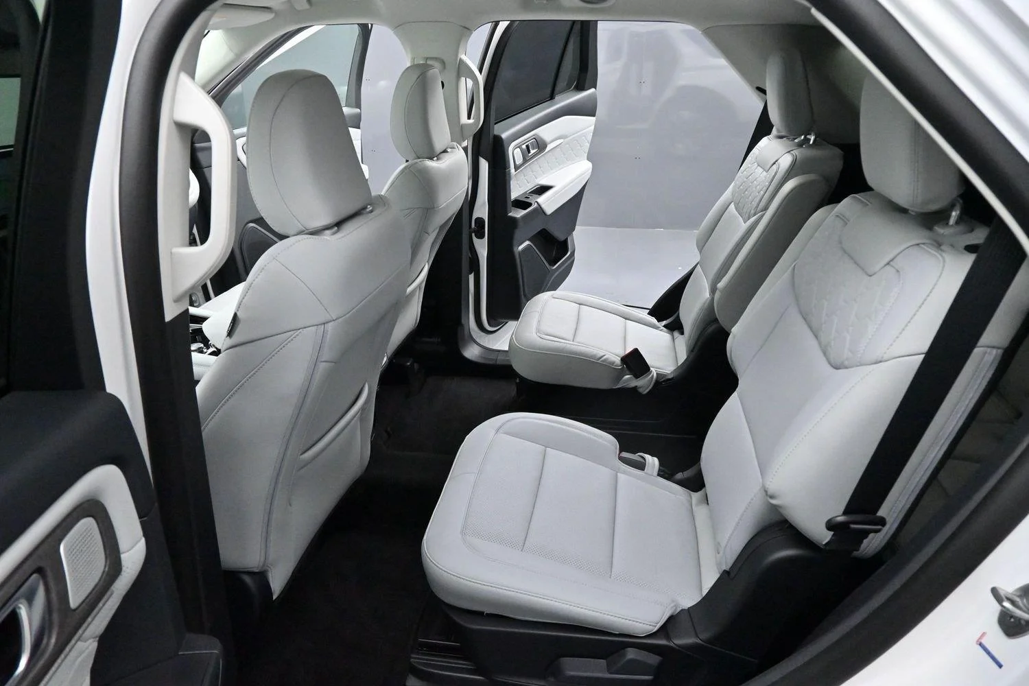 Used 2026 White Ford Platinum image 29