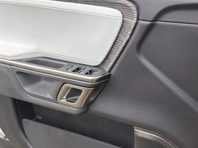 Used 2022  Rivian Adventure image 28