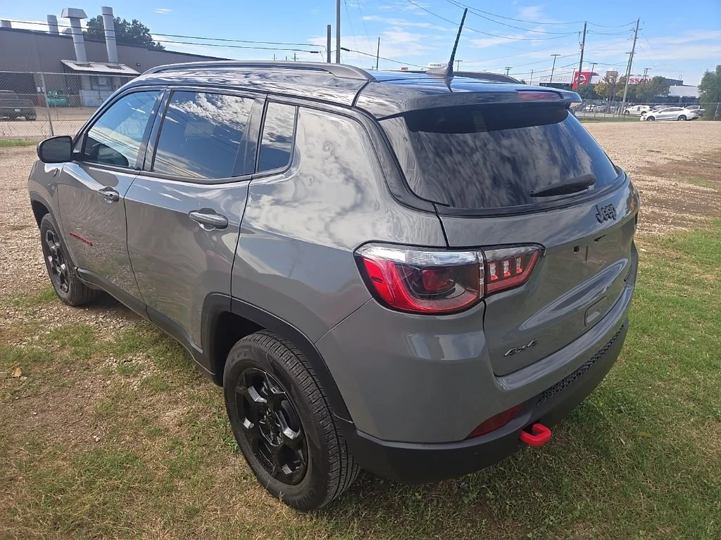 Used 2024 Gray Jeep Trailhawk image 3