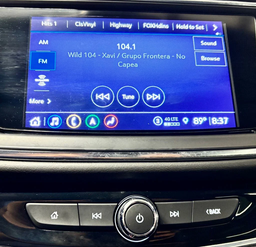 Used 2022 White Buick Avenir image 14