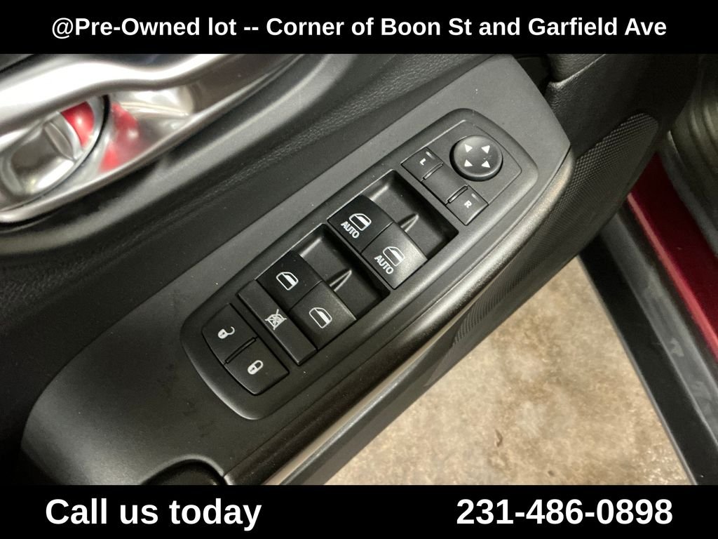 Used 2019 Red Jeep Trailhawk image 15