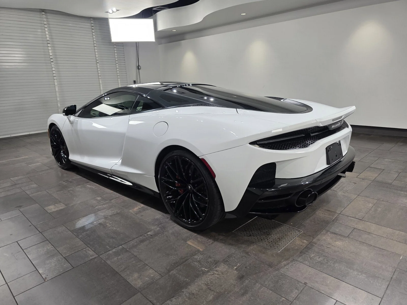 Used 2023 Silica White McLaren  image 4