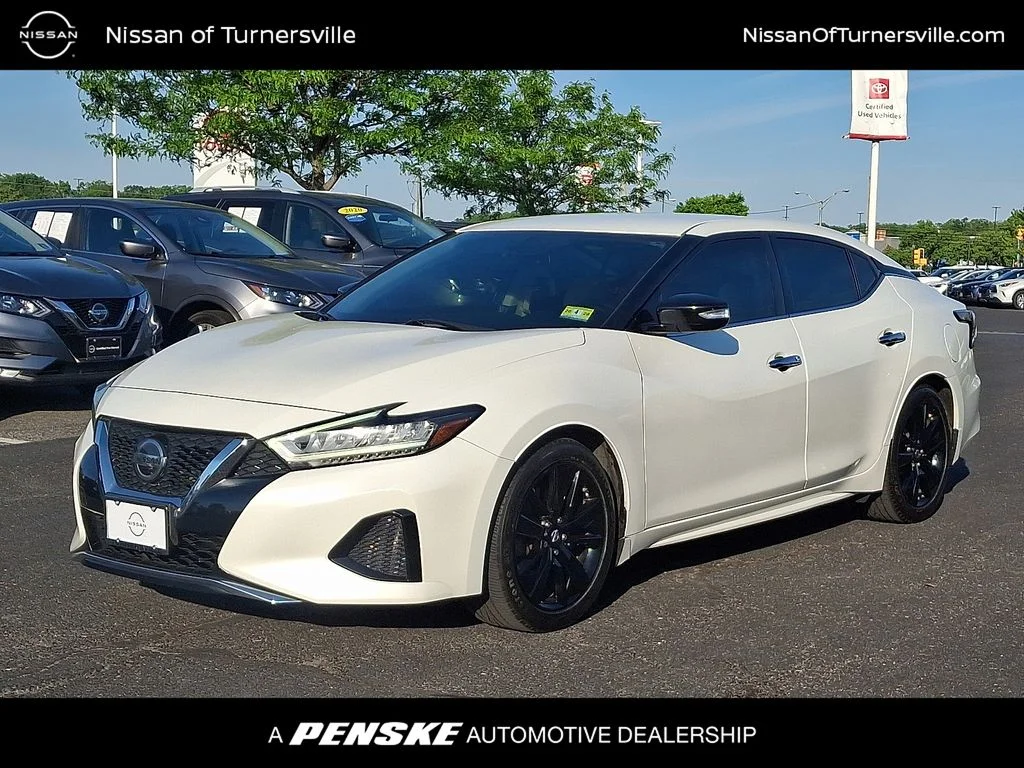 2019 Nissan Maxima SV's photo