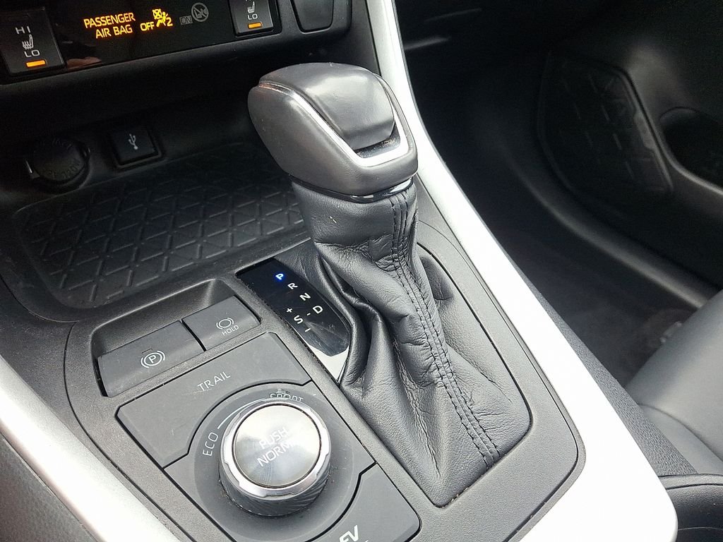 Used 2021 White Toyota XSE image 16