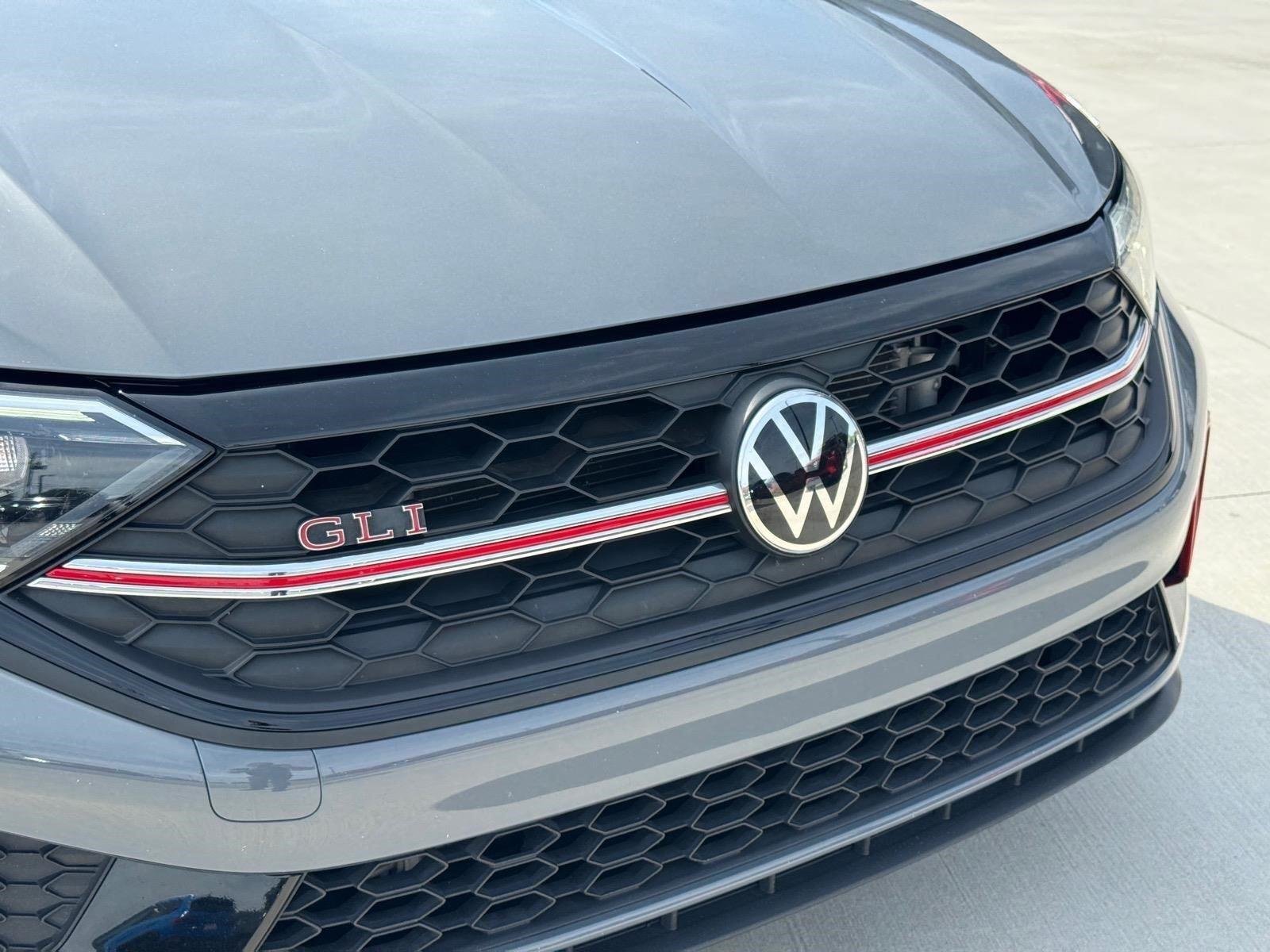 Used 2022 Pure Gray w/Black Roof Volkswagen Autobahn image 9