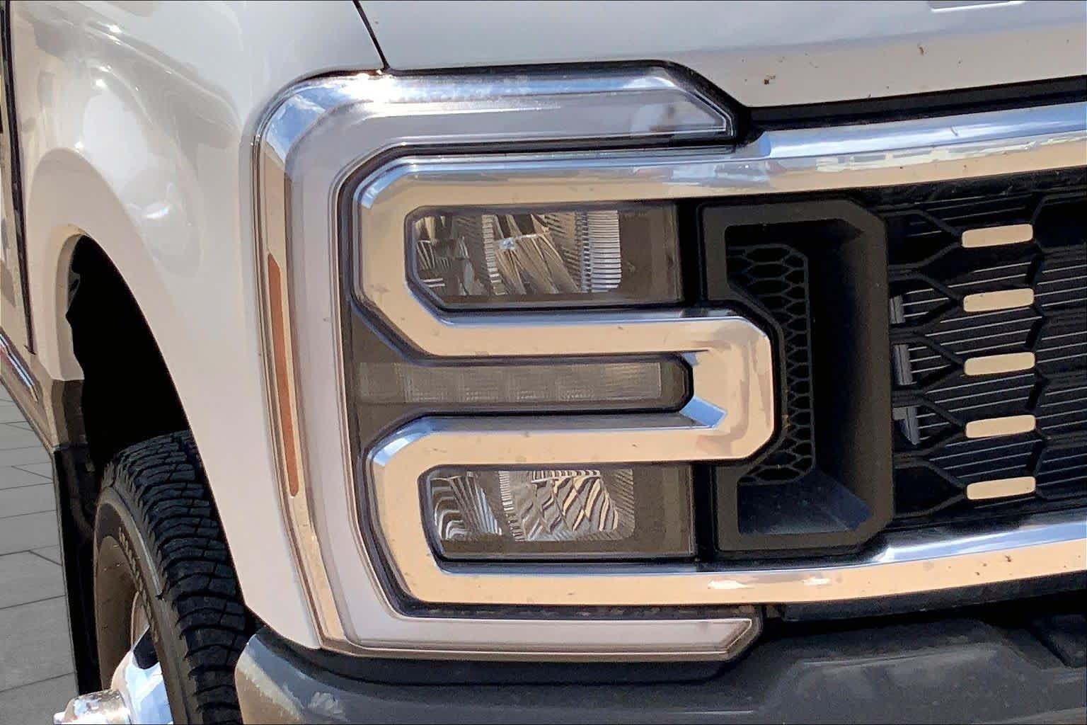 New 2026 Star White Metallic Tri-Coat Ford F-350® King Ranch® image 13