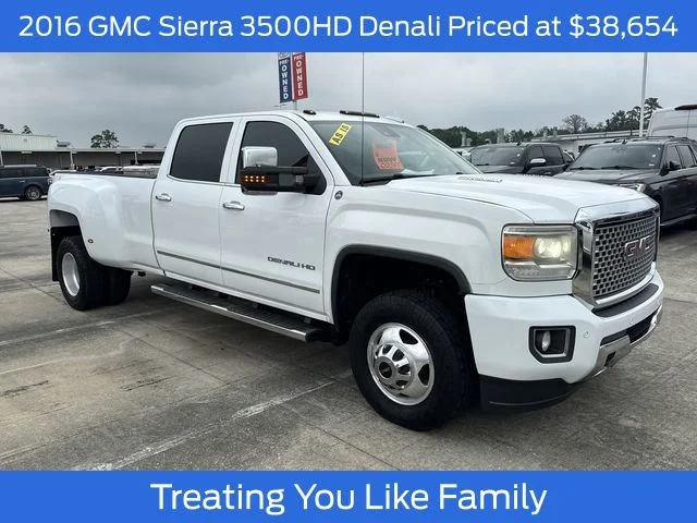 2016 GMC Sierra 4WD Crew Cab Long Box Denali DRW's photo
