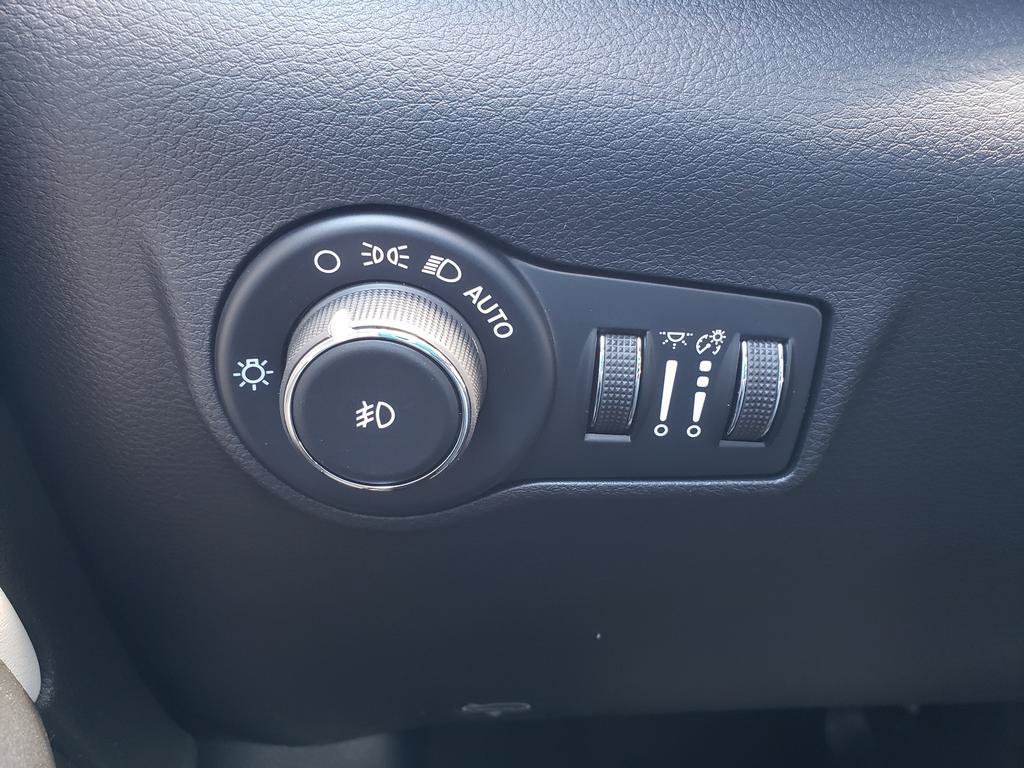 New 2026 Fathom Blue Pearl-Coat Exterior Paint Jeep Limited image 22