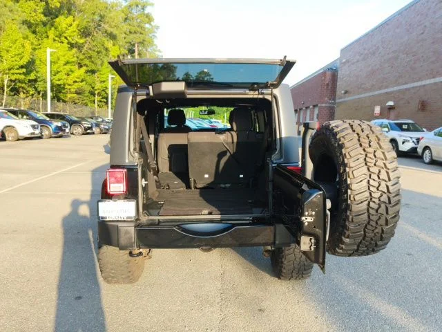 Used 2018 Black Jeep Unlimited Sahara image 30