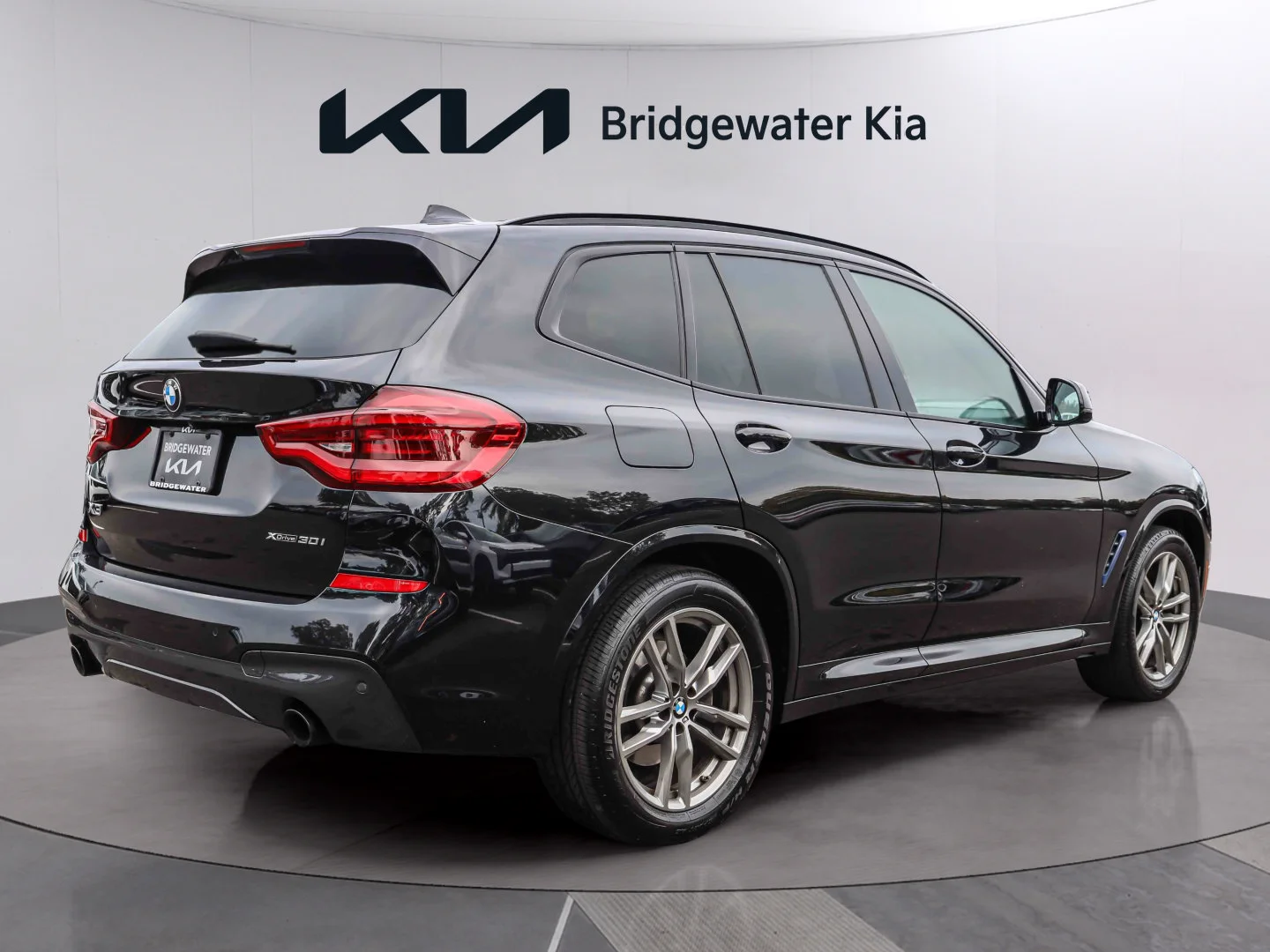 Used 2021 Black Sapphire Metallic BMW xDrive30i image 6