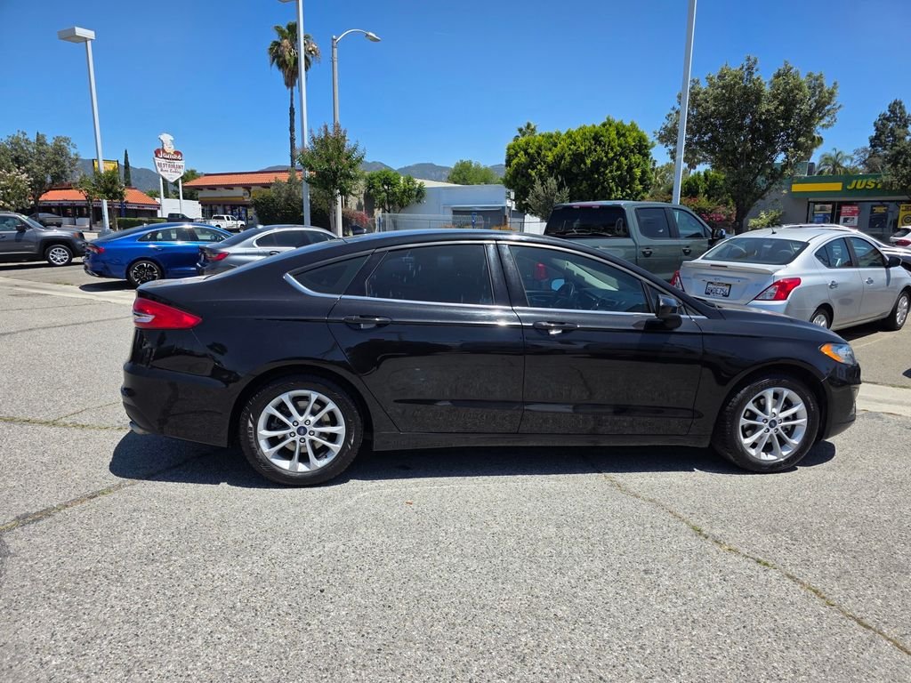 Used 2020 Black Ford SE image 4