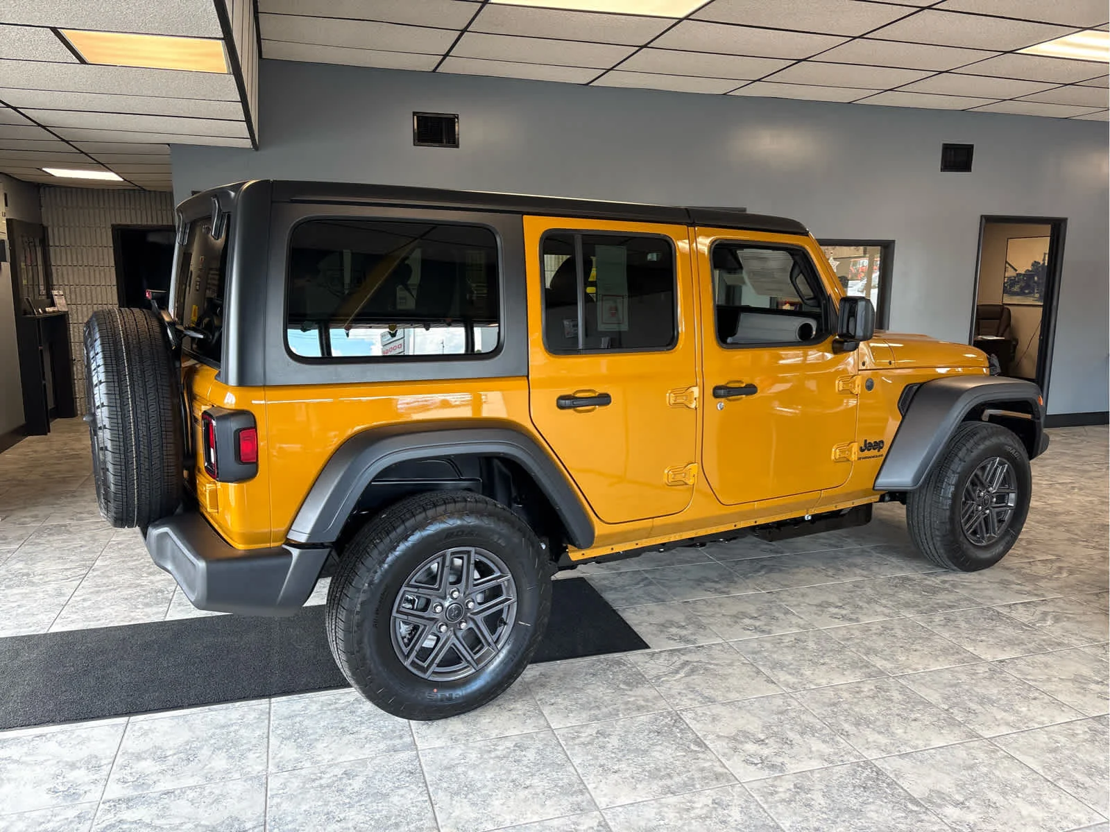 New 2026 Goldilocks Exterior Paint Jeep Sport S image 2