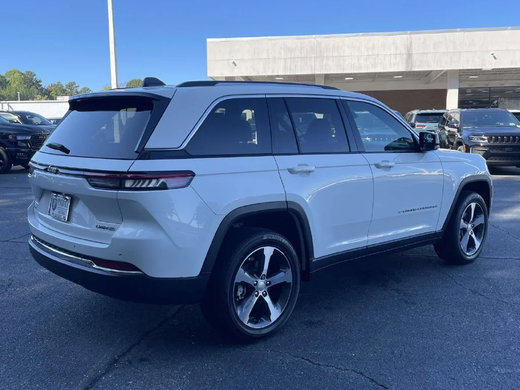 Used 2023 White Jeep Limited image 8