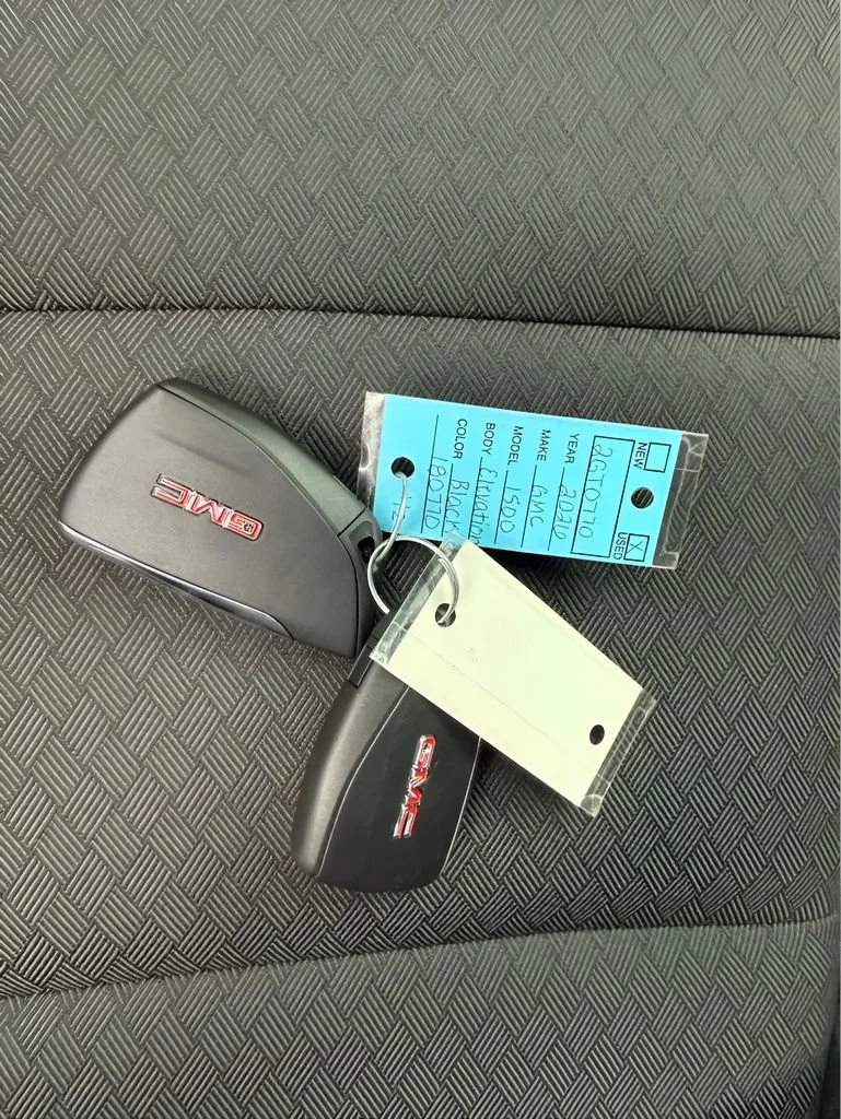 Used 2026 Onyx Black GMC Elevation image 32