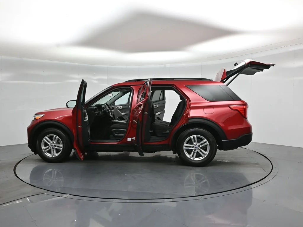 Used 2023 Red Ford XLT image 33