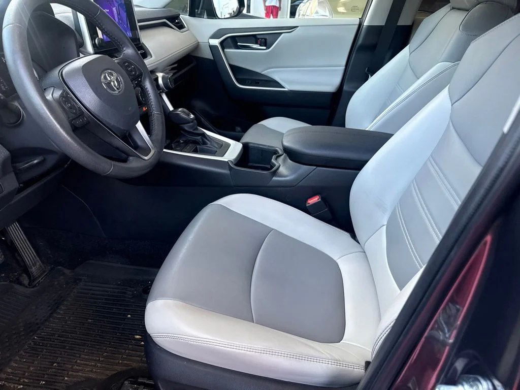 Used 2024 Gray Toyota XLE Premium image 8