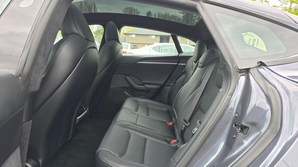 Used 2023 Stealth Gray Tesla  image 17