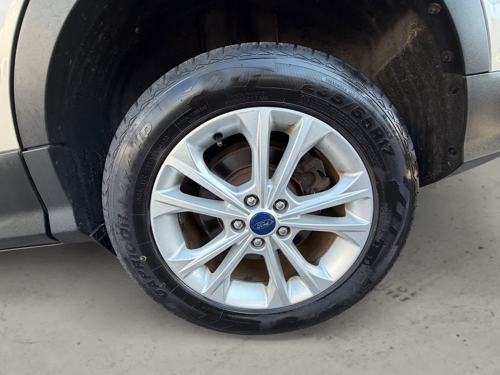 Used 2017 White Gold Ford SE image 12