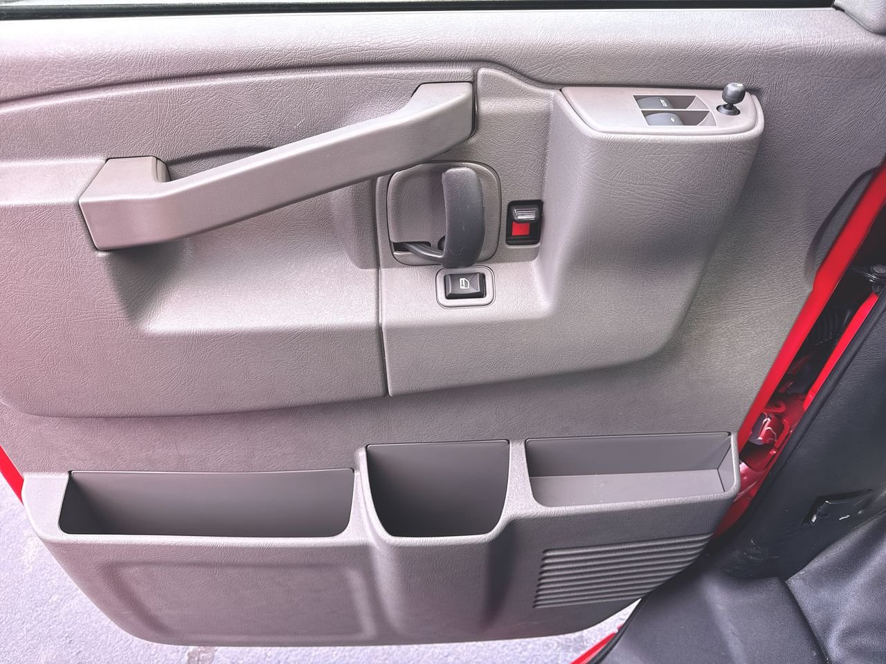 2025 Chevrolet Express Cargo Work Van - Photo 44