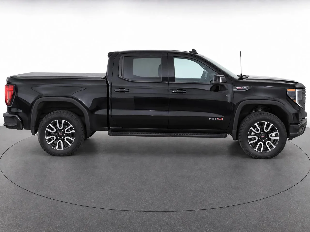 2025 GMC Sierra 1500 AT4 - Photo 8