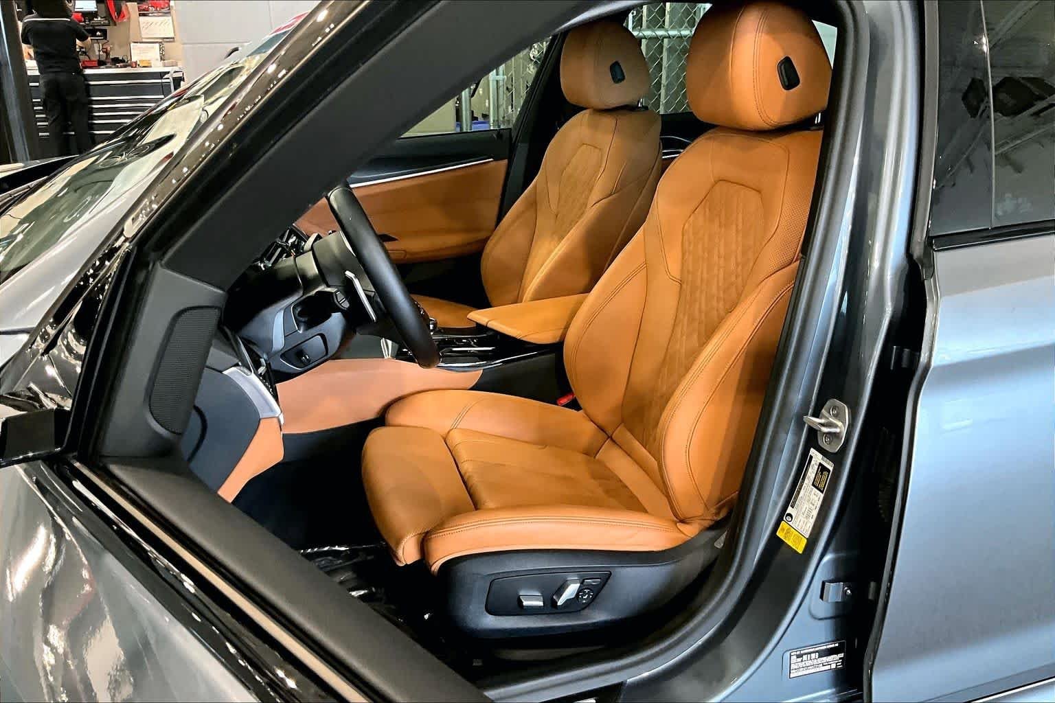 Used 2022 Bluestone Metallic BMW 530i image 8