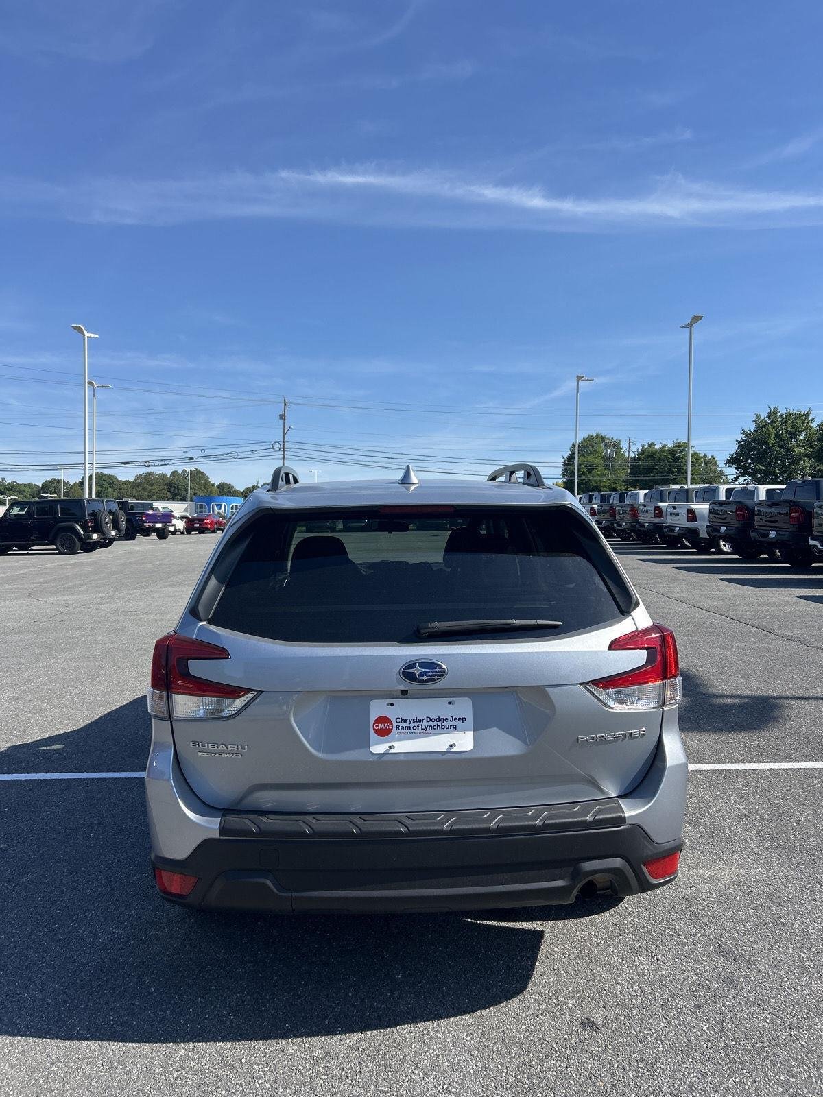 Used 2023 Ice Silver Metallic Subaru Premium image 5
