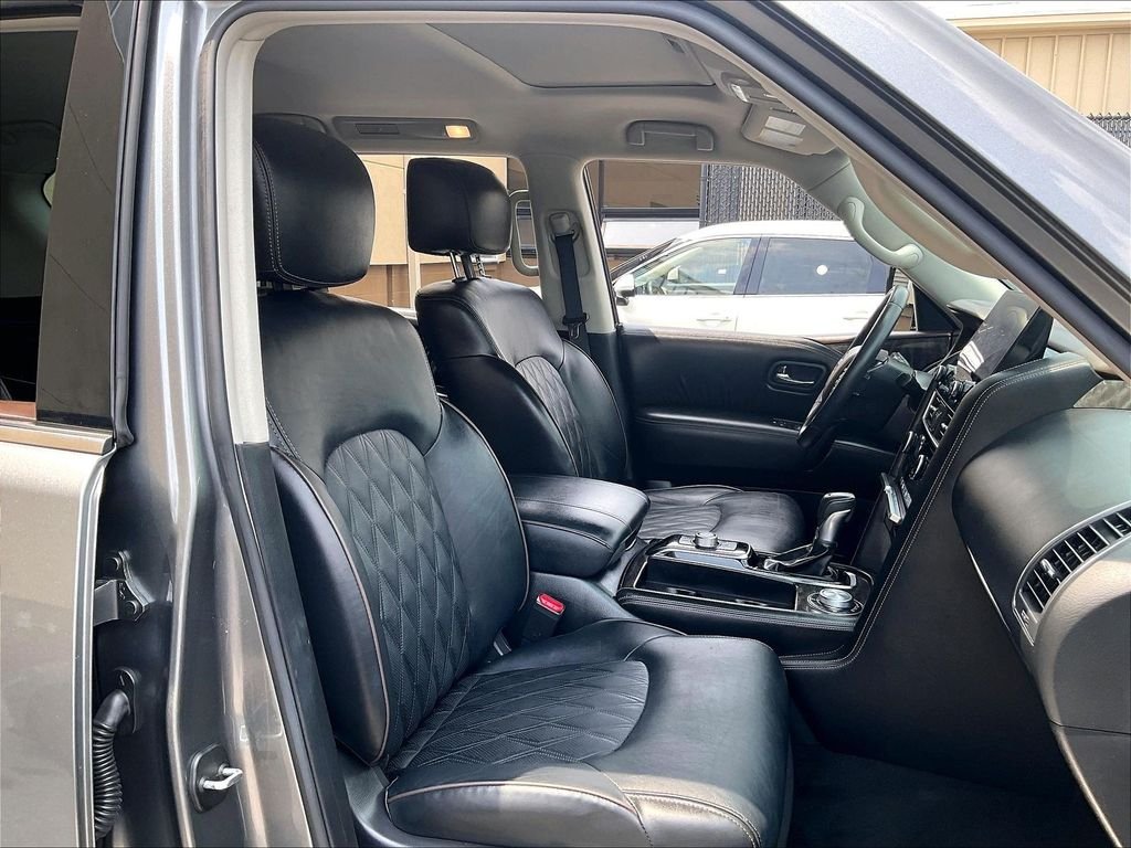 Used 2023 Gray Nissan Platinum image 11