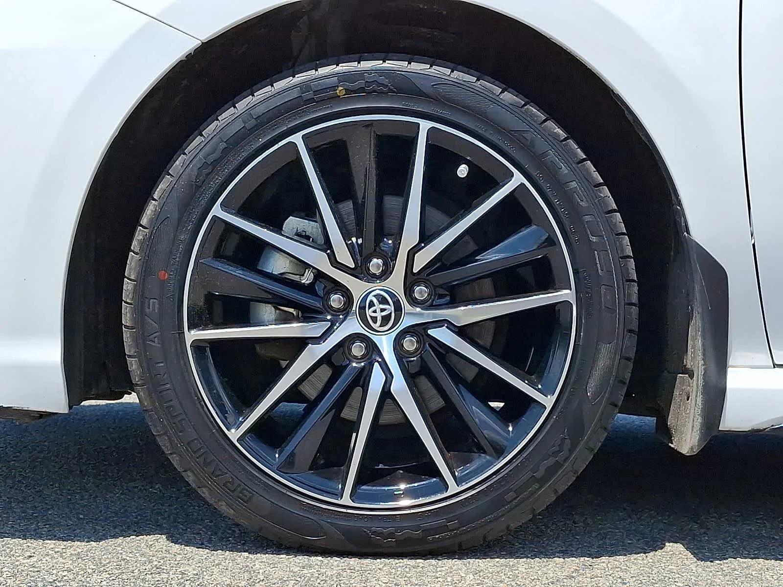 Certified Used 2024 Ice Cap Toyota SE image 11