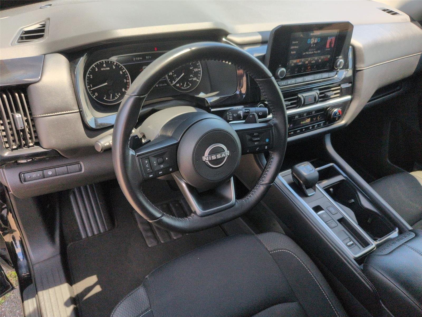 Used 2024  NISSAN SV image 19