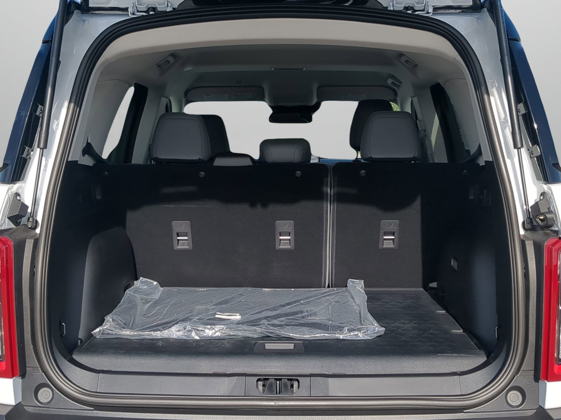 New 2026 Oxford White Ford Badlands® image 43