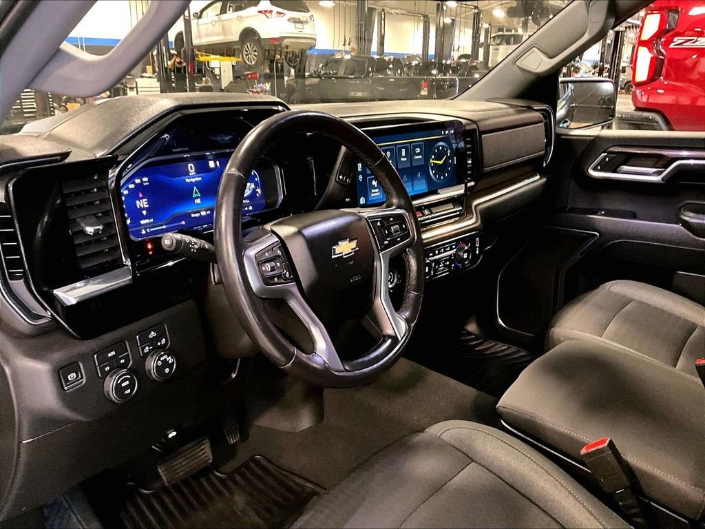 Used 2022 Gray Chevrolet LT image 8