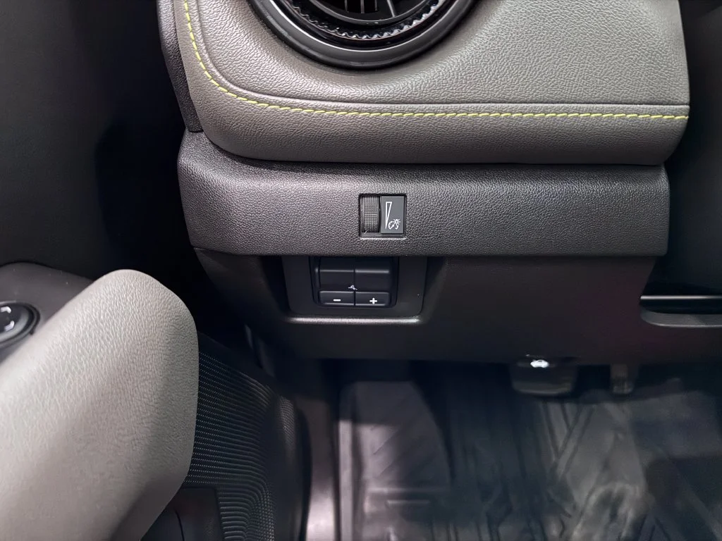 2025 Chevrolet Colorado ZR2 - Photo 23