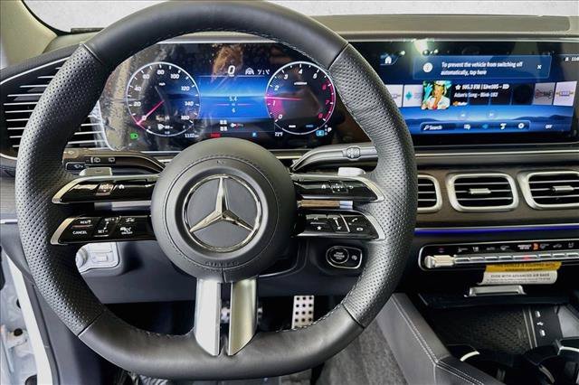 New 2026 MANUFAKTUR Moonlight White Metallic Mercedes-Benz GLS 450 image 41