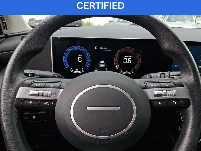 Used 2025 White Hyundai SEL image 25