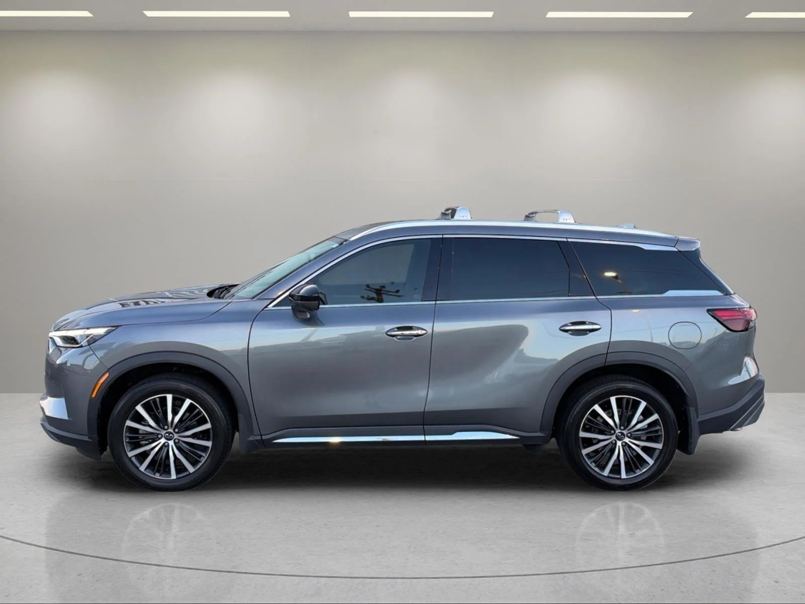 Used 2025 Graphite Shadow INFINITI SENSORY image 2