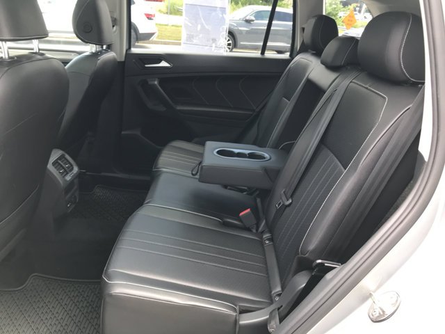Used 2022 Pyrite Silver Metallic Volkswagen SE image 26