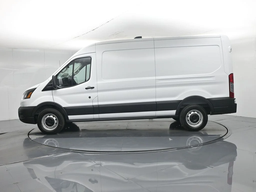 New 2026 Oxford White Ford Base image 28