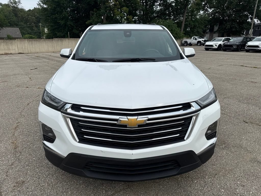 Used 2023 Summit White Chevrolet LT Cloth image 3