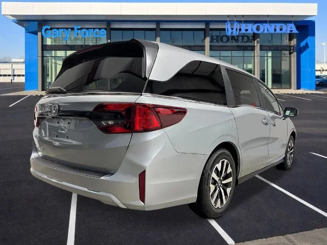 New 2027 Solar Silver Metallic Honda EX-L image 5
