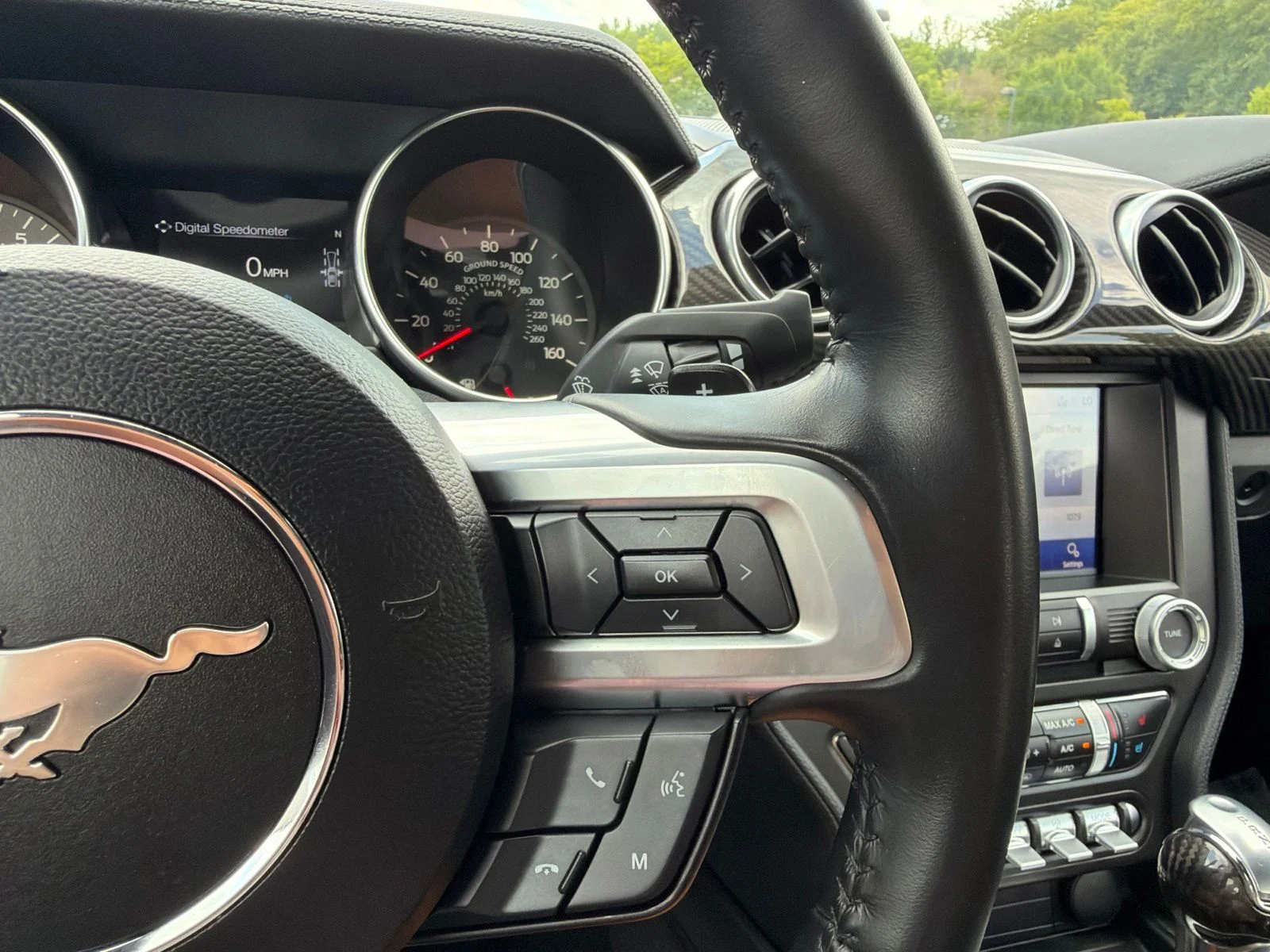 Used 2021  Ford GT Premium image 27