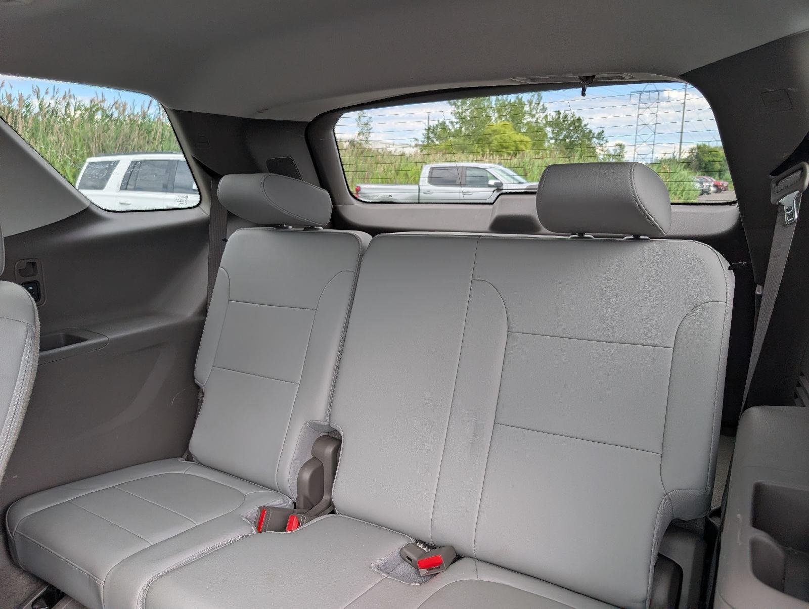 Used 2020 Iridescent Pearl Tricoat Chevrolet Premier image 11