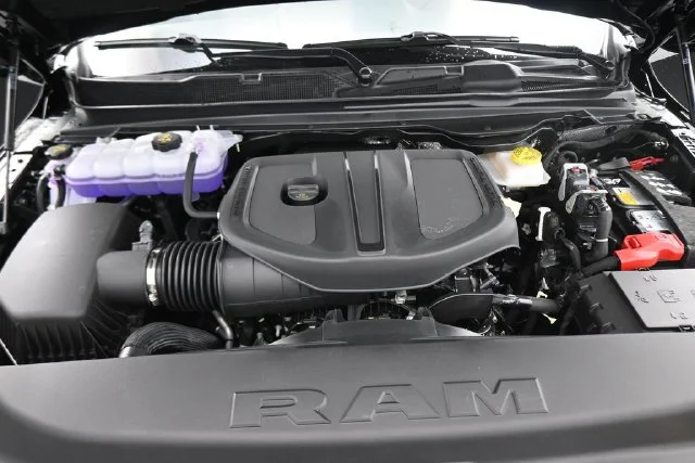 New 2027 Diamond Black Crystal Pearl-Coat Exterior Paint RAM Big Horn/Lone Star image 27