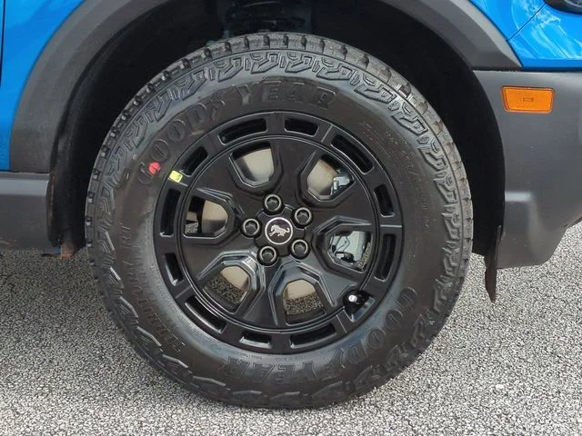 New 2026 Velocity Blue Metallic Ford Outer Banks® image 11
