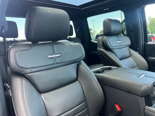 2025 Ford F-250 Super Duty Platinum - Photo 12